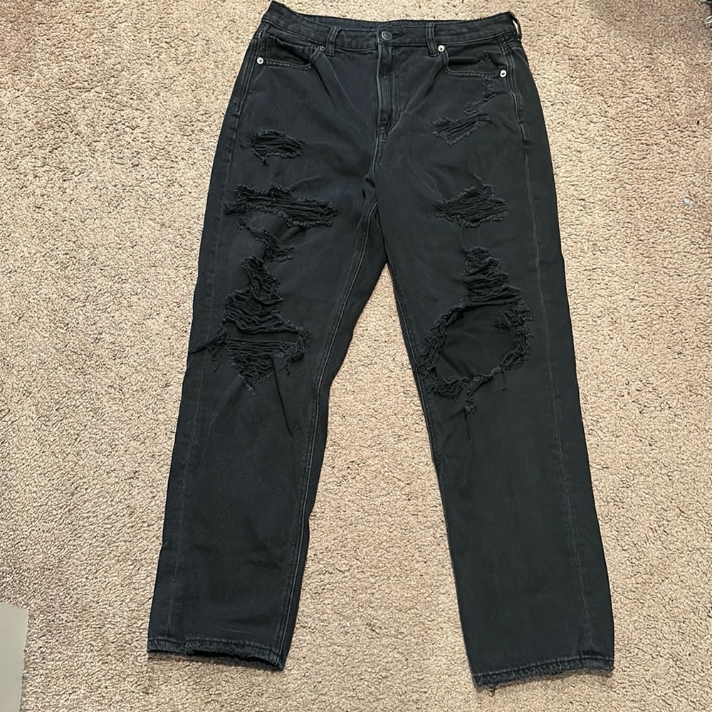 American Eagle mom jean